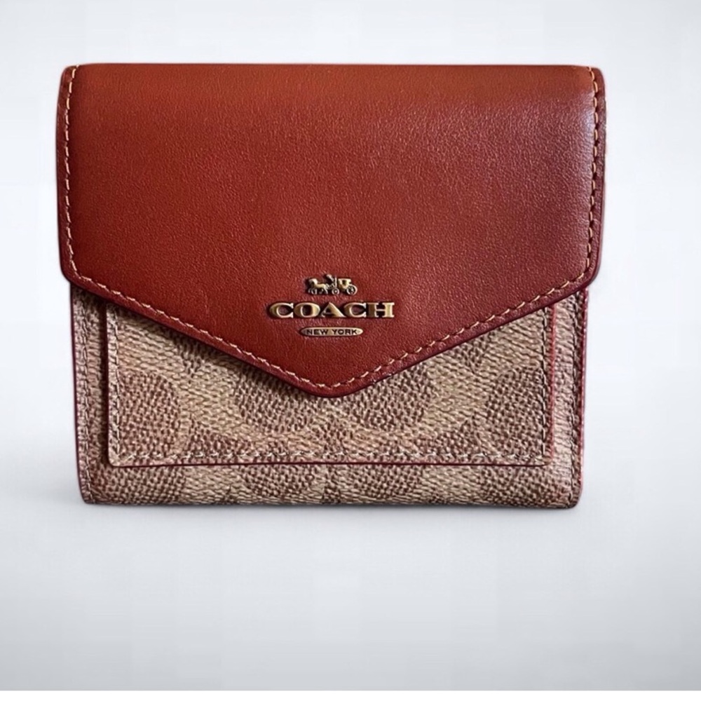 Coach Wallet - Picture 1 of 4